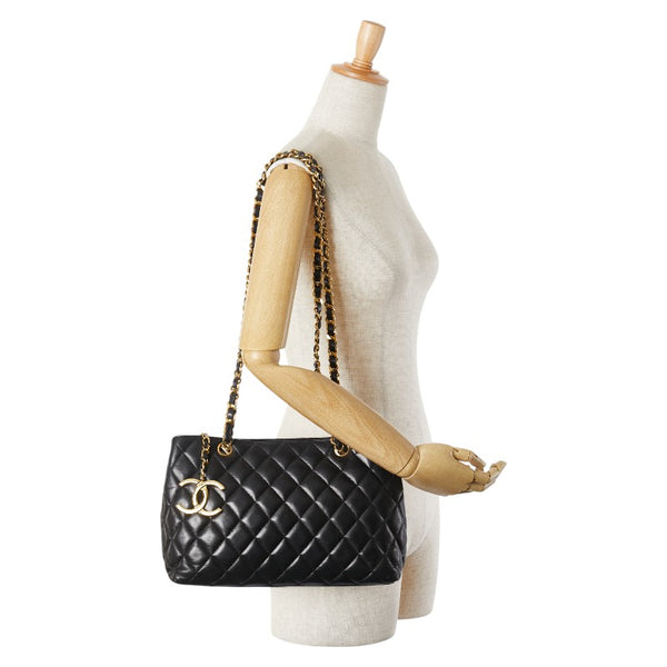 シャネル ココマーク マトラッセ チェーン ショルダーバッグ ブラック ラムスキン レディース CHANEL 【中古】