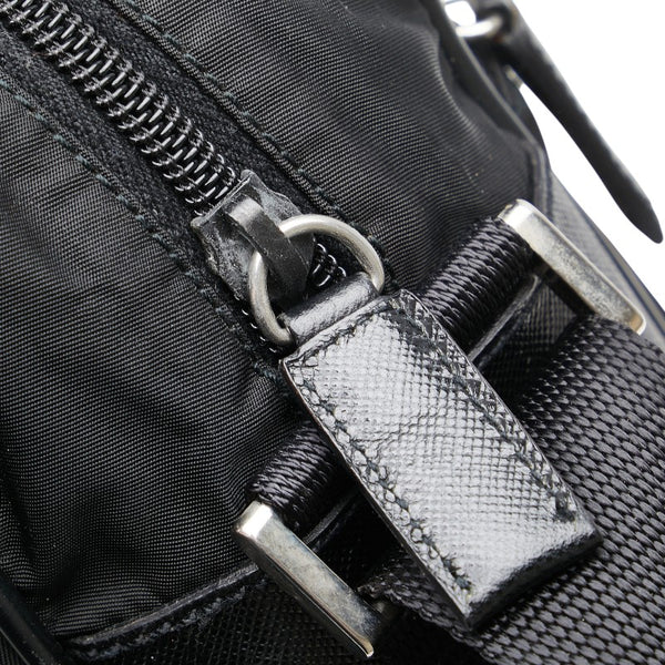 プラダ 三角ロゴプレート 斜め掛け ショルダーバッグ V161 ブラック ナイロン レディース PRADA 【中古】