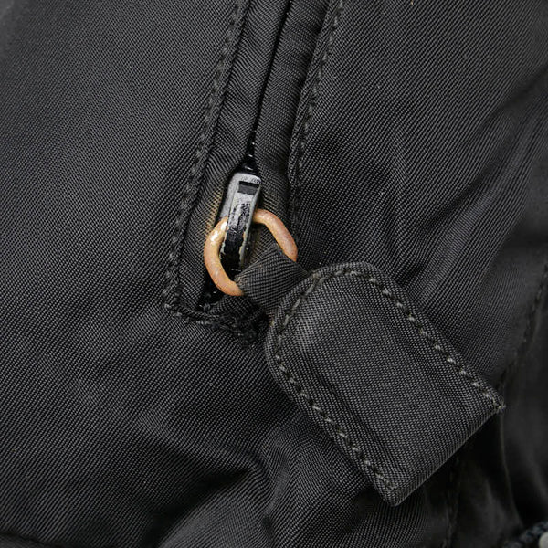 プラダ 三角ロゴプレート ミニ リュック バックパック ブラック ナイロン レディース PRADA 【中古】