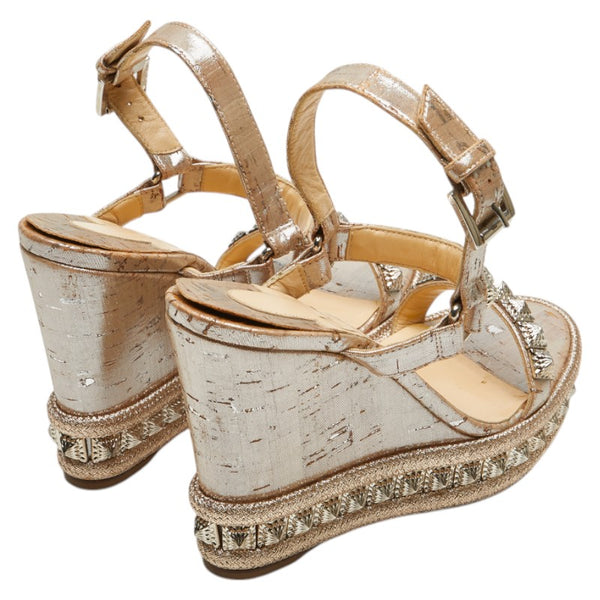 クリスチャンルブタン ピラリヤド スタッズ ウェッジソールサンダル サイズ：34 ゴールド ベージュ レザー グリッターキャンバス レディース Christian Louboutin 【中古】