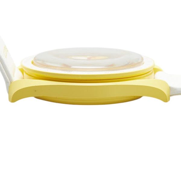 オメガ ×スウォッチ ムーンスウォッチ MISSION TO THE SUN 腕時計 SO33J100 クオーツ イエロー文字盤 セラミック ナイロン メンズ OMEGA 【中古】