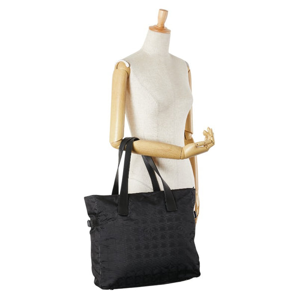 シャネル ニュートラベルライン トートGM トートバッグ ショルダーバッグ A15825 ブラック ナイロン レザー レディース CHANEL 【中古】