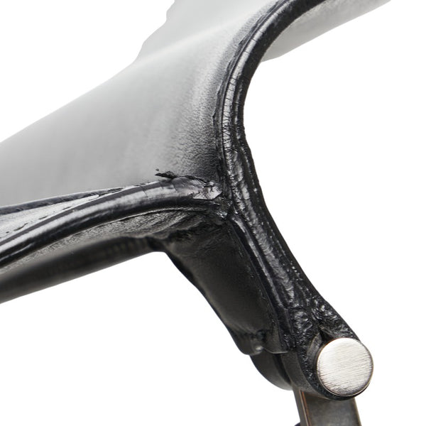 サルヴァトーレフェラガモ 斜め掛け ショルダーバッグ ブラック レザー レディース Salvatore Ferragamo 【中古】