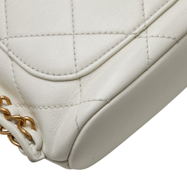 シャネル ココマーク マトラッセ チェーン ショルダーバッグ AS2542 ホワイト カーフレザー レディース CHANEL 【中古】