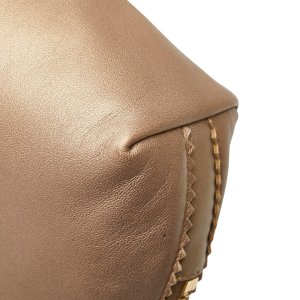 ロエベ アナグラム ポーチ ゴールド レザー レディース LOEWE 【中古】