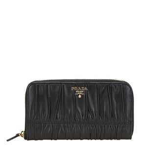 プラダ ナッパゴーフル 長財布 ブラック レザー レディース PRADA 【中古】