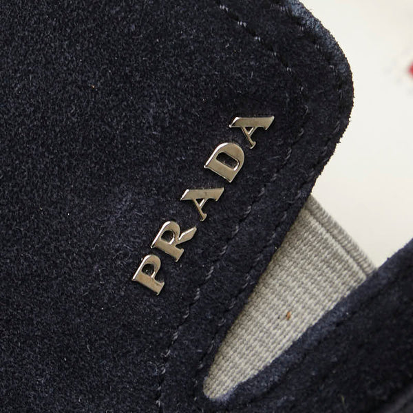 プラダ ロゴ スリッポン サイズ：37.5 ネイビー スエード レディース PRADA 【中古】
