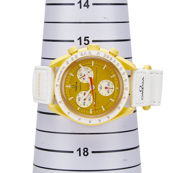 オメガ × スウォッチ SWATCH ミッション トゥ ザ サン 腕時計 S033J100 クオーツ ゴールド文字盤 ナイロン バイオセラミック メンズ OMEGA 【中古】