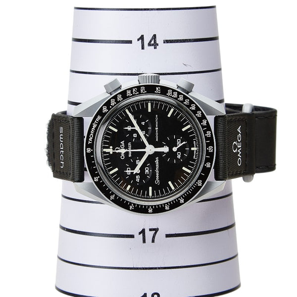 オメガ ×スウォッチ ムーンスウォッチ MISSION TO THE MOON 腕時計 SO33M100 クオーツ ブラック文字盤 セラミック ナイロン メンズ OMEGA 【中古】