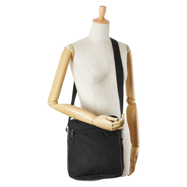 プラダ 三角ロゴプレート 斜め掛け ショルダーバッグ ブラック ナイロン レディース PRADA 【中古】