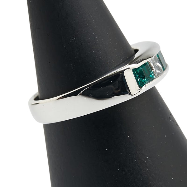 Pt900 プラチナ エメラルド0.60ct ダイヤ0.33ct 一文字 リング 指輪 レディース 12.5号 【中古】