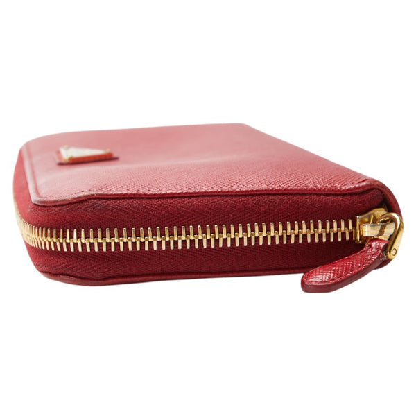 プラダ 三角ロゴプレート ラウンドファスナー 長財布 1ML506 レッド レザー サフィアーノレザー レディース PRADA 【中古】