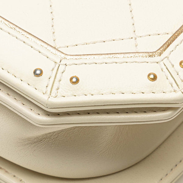 シャネル マトラッセ ココマーク ショルダーバッグ ホワイト ゴールド ラムスキン レディース CHANEL 【中古】