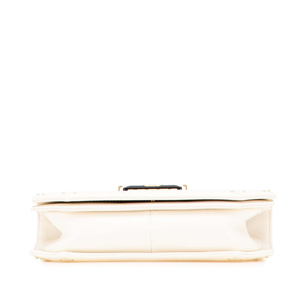 シャネル マトラッセ ココマーク ショルダーバッグ ホワイト ゴールド ラムスキン レディース CHANEL 【中古】