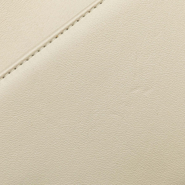シャネル マトラッセ ココマーク ショルダーバッグ ホワイト ゴールド ラムスキン レディース CHANEL 【中古】