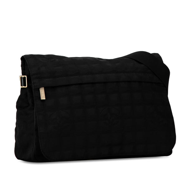 シャネル ニュートラベルライン  ショルダーバッグ ブラック キャンバス レディース CHANEL 【中古】