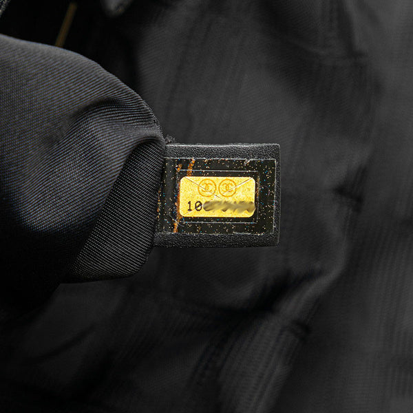 シャネル ニュートラベルライン  ショルダーバッグ ブラック キャンバス レディース CHANEL 【中古】