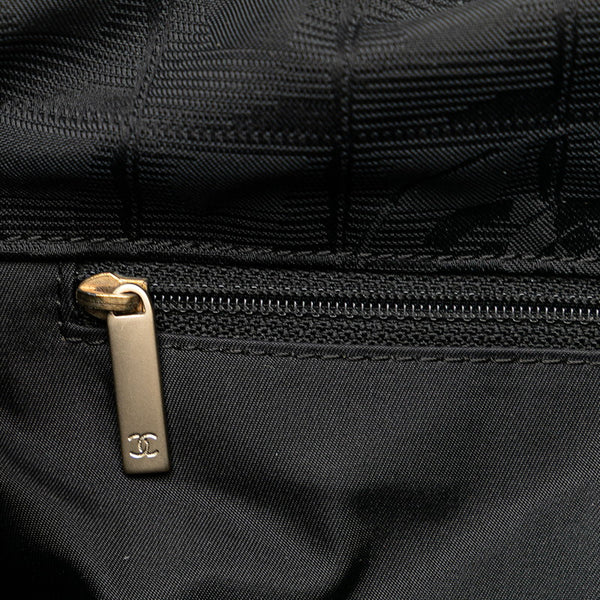 シャネル ニュートラベルライン  ショルダーバッグ ブラック キャンバス レディース CHANEL 【中古】