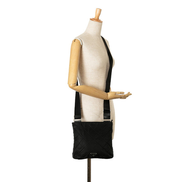 プラダ キルティング 三角ロゴプレート 斜め掛け ショルダーバッグ BT0424 ブラック ナイロン レディース PRADA 【中古】