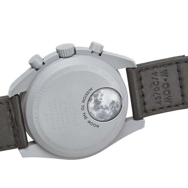 オメガ ×スウォッチ ムーンスウォッチ MISSION TO THE MOON 腕時計 SO33M100 クオーツ ブラック文字盤 セラミック ナイロン メンズ OMEGA 【中古】