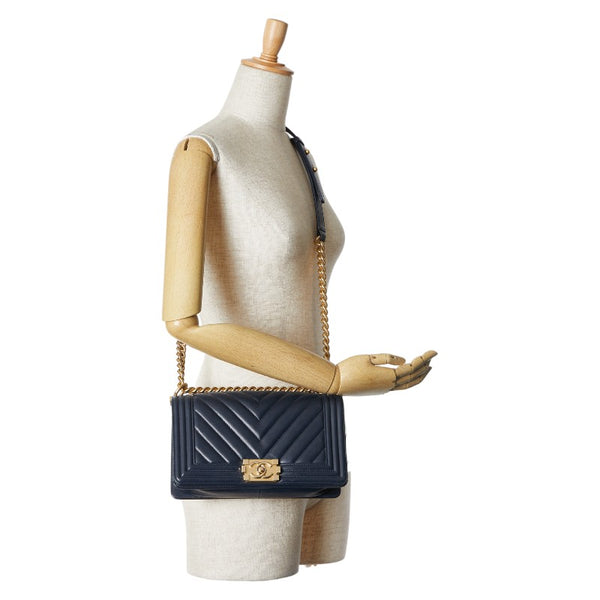 シャネル マトラッセ ボーイシャネル25 斜め掛け チェーン ショルダーバッグ ネイビー レザー レディース CHANEL 【中古】