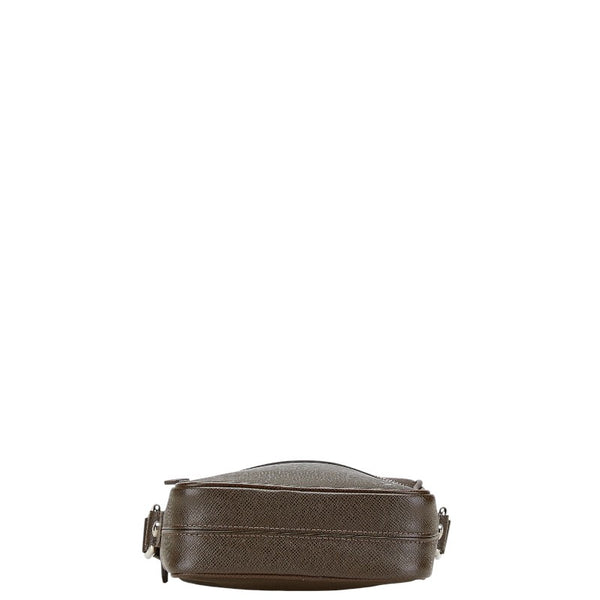 ルイ ヴィトン タイガ ディミトリ ショルダーバッグ M32468 グリズリ ブラウン レザー メンズ LOUIS VUITTON 【中古】