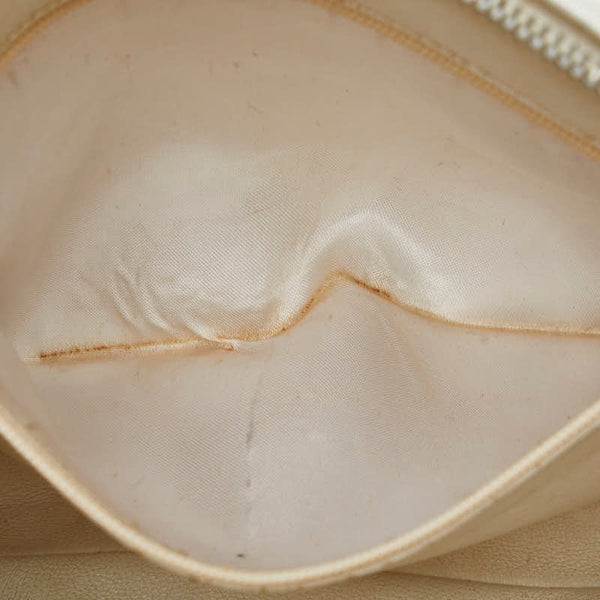 シャネル トリプルココマーク ショルダーバッグ ホワイト キャビアスキン レディース CHANEL 【中古】