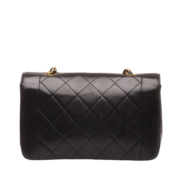 シャネル マトラッセ ダイアナ23 チェーン ショルダーバッグ  ブラック ラムスキン レザー レディース CHANEL 【中古】