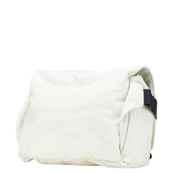 シャネル スポーツライン ココマーク ショルダーバッグ メッセンジャーバッグ オフホワイト ナイロン レザー レディース CHANEL 【中古】