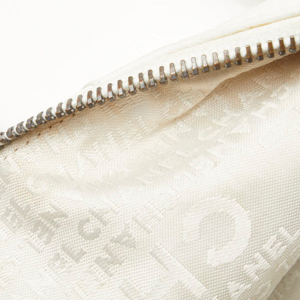 シャネル チョコバー ココマーク ハンドバッグ ミニボストン ホワイト キャビアスキン レディース CHANEL 【中古】