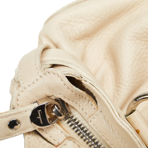 サルヴァトーレフェラガモ ガンチーニ ハンドバッグ AU-21 6317 ホワイト レザー レディース Salvatore Ferragamo 【中古】