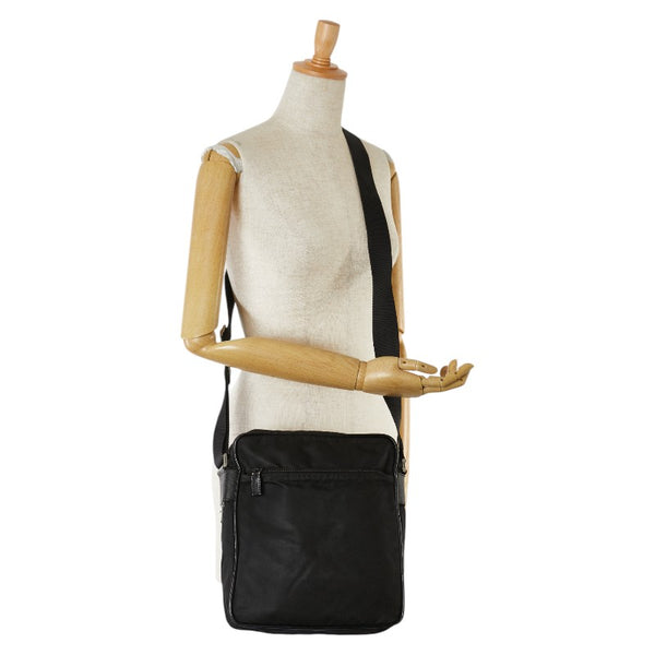 プラダ 三角ロゴプレート テスート ショルダーバッグ ブラック ナイロン レザー レディース PRADA 【中古】