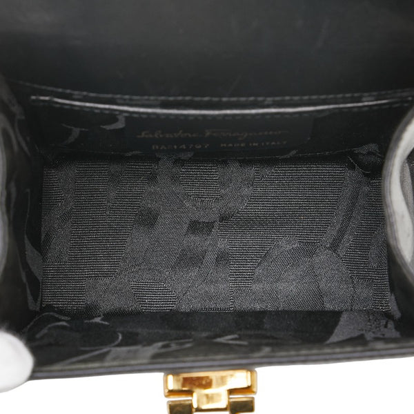 サルヴァトーレフェラガモ ガンチーニ ショルダーバッグ ブラック レザー レディース Salvatore Ferragamo 【中古】