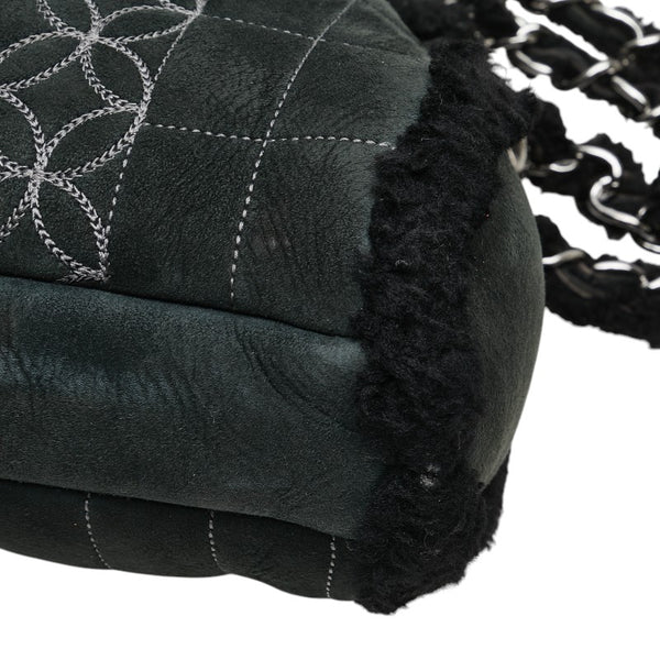 シャネル チョコバー ココマーク チェーン ショルダーバッグ ブラック ムートン スウェード レディース CHANEL 【中古】