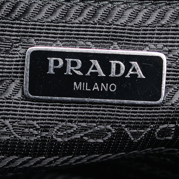 プラダ ヴェラ Re-Nylon トライアングルロゴ ポーチ 小物入れ ブラック ナイロン レディース PRADA 【中古】