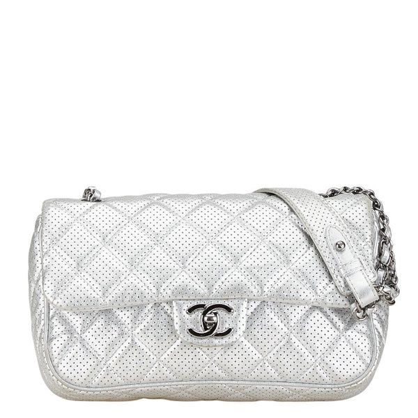 シャネル マトラッセ パンチング チェーン ショルダーバッグ シルバー レザー レディース CHANEL 【中古】