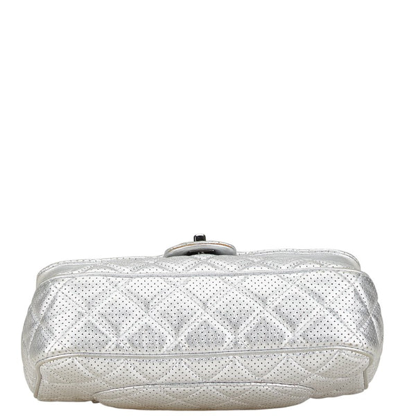 シャネル マトラッセ パンチング チェーン ショルダーバッグ シルバー レザー レディース CHANEL 【中古】