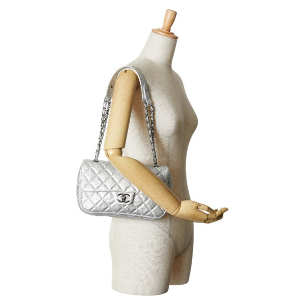 シャネル マトラッセ パンチング チェーン ショルダーバッグ シルバー レザー レディース CHANEL 【中古】