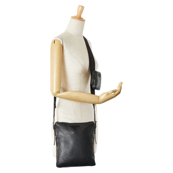 プラダ トライアングルロゴ 斜め掛け ショルダーバッグ 2VH124 ブラック レザー レディース PRADA 【中古】