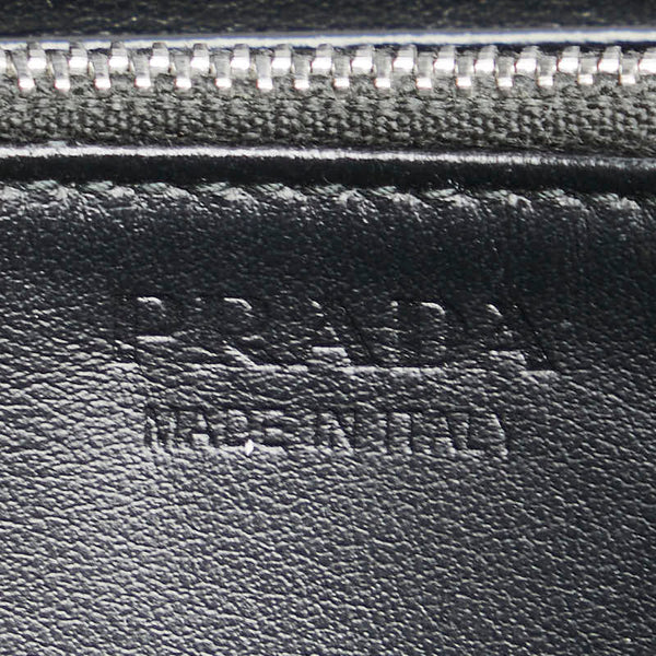 プラダ ロゴ サフィアーノ 長財布 ブラック レザー レディース PRADA 【中古】