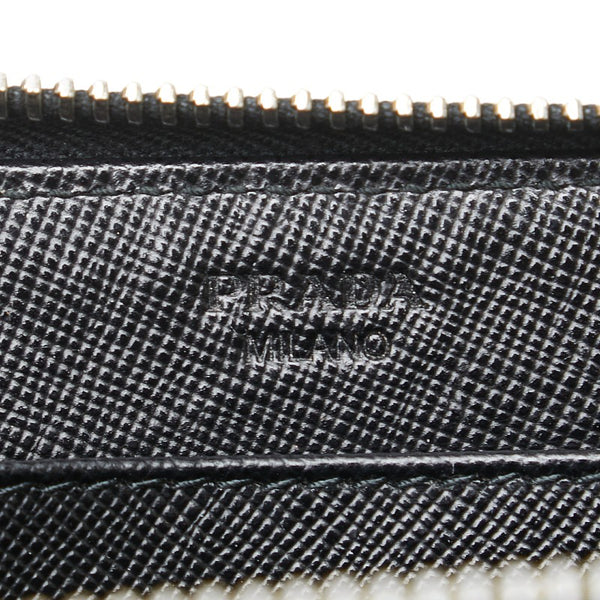 プラダ 三角ロゴプレート 長財布 ラウンドファスナー ブラック レザー メンズ PRADA 【中古】