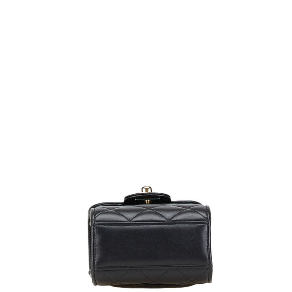 シャネル マトラッセ ココマーク 斜め掛け チェーン ショルダーバッグ ブラック ラムスキン レディース CHANEL 【中古】