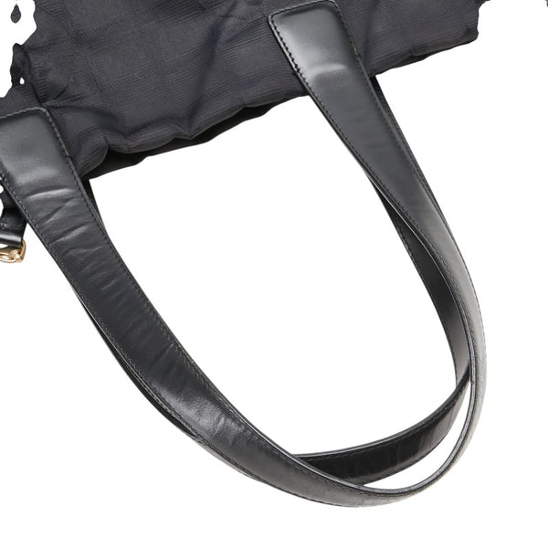 シャネル ニュートラベルライン トートMM トートバッグ ハンドバッグ ブラック ナイロン レザー レディース CHANEL 【中古】