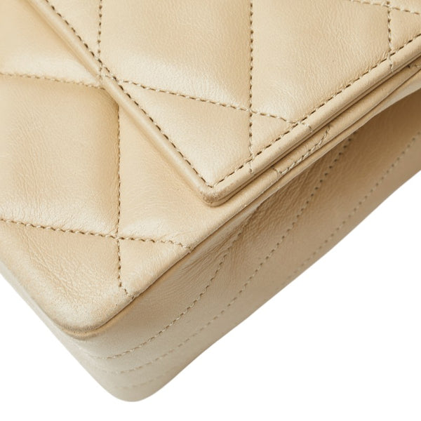 シャネル ココマーク マトラッセ チェーン ショルダーバッグ オフホワイト ラムスキン レディース CHANEL 【中古】