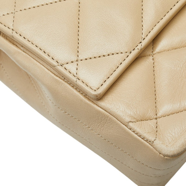 シャネル ココマーク マトラッセ チェーン ショルダーバッグ オフホワイト ラムスキン レディース CHANEL 【中古】