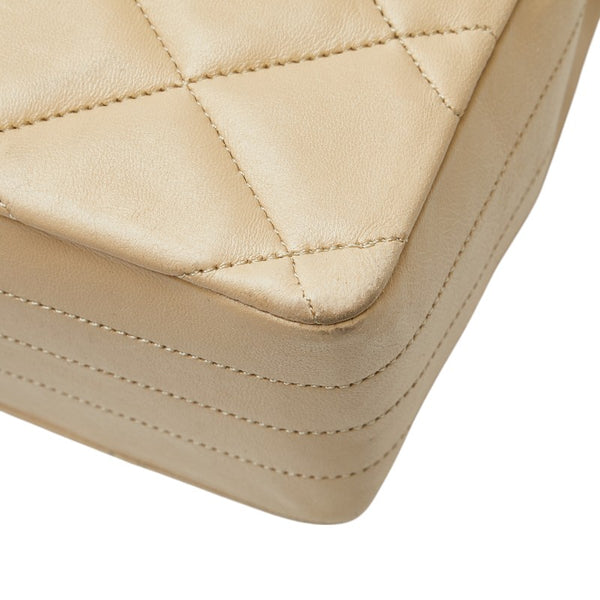 シャネル ココマーク マトラッセ チェーン ショルダーバッグ オフホワイト ラムスキン レディース CHANEL 【中古】