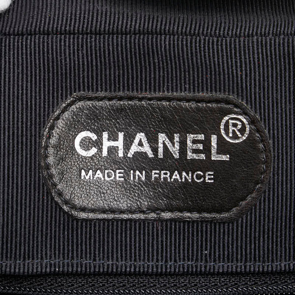 シャネル マトラッセ 斜め掛け ショルダーバッグ ブラック パテントレザー レディース CHANEL 【中古】