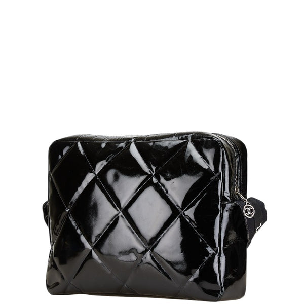 シャネル マトラッセ 斜め掛け ショルダーバッグ ブラック パテントレザー レディース CHANEL 【中古】