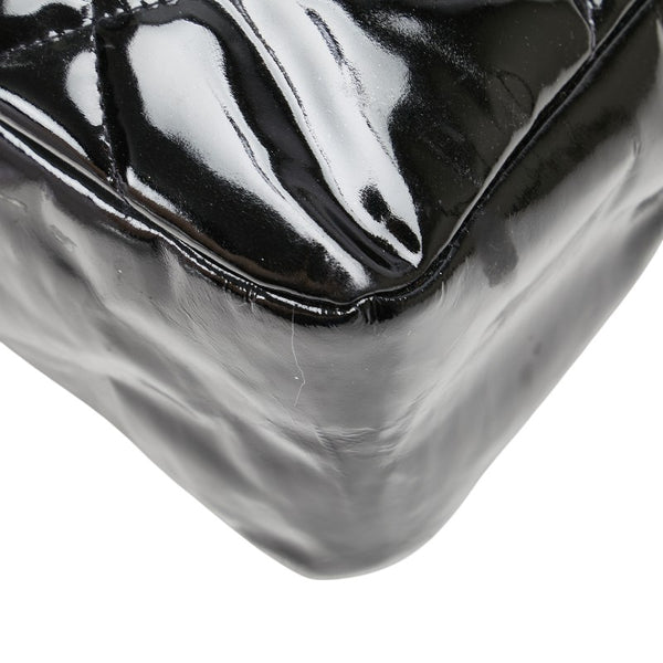 シャネル マトラッセ 斜め掛け ショルダーバッグ ブラック パテントレザー レディース CHANEL 【中古】