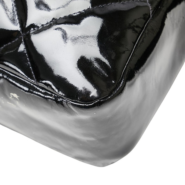 シャネル マトラッセ 斜め掛け ショルダーバッグ ブラック パテントレザー レディース CHANEL 【中古】